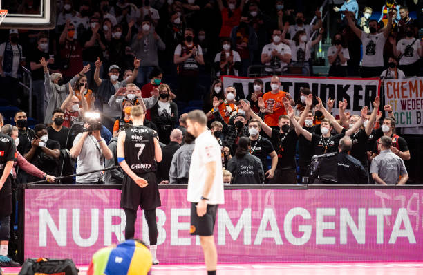 通过无与伦 通过无与伦