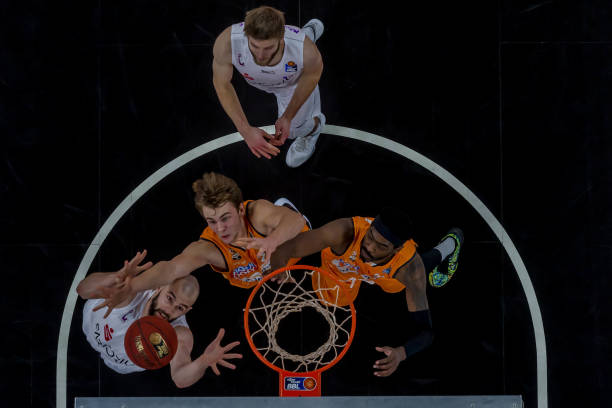 的挡拆配合 的挡拆配合