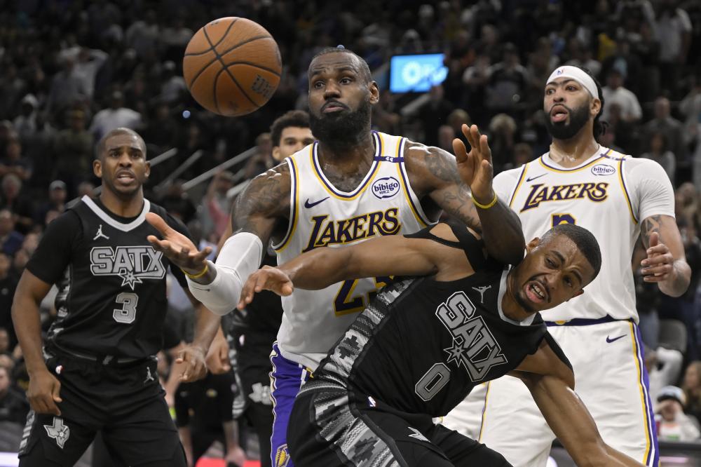 相比之下 相比之下