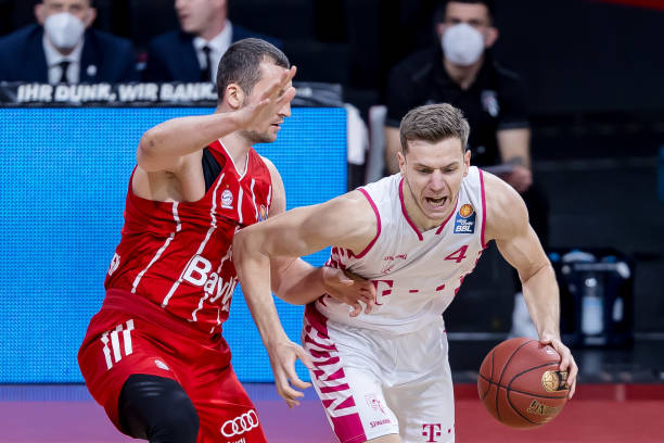 分别在主场 分别在主场